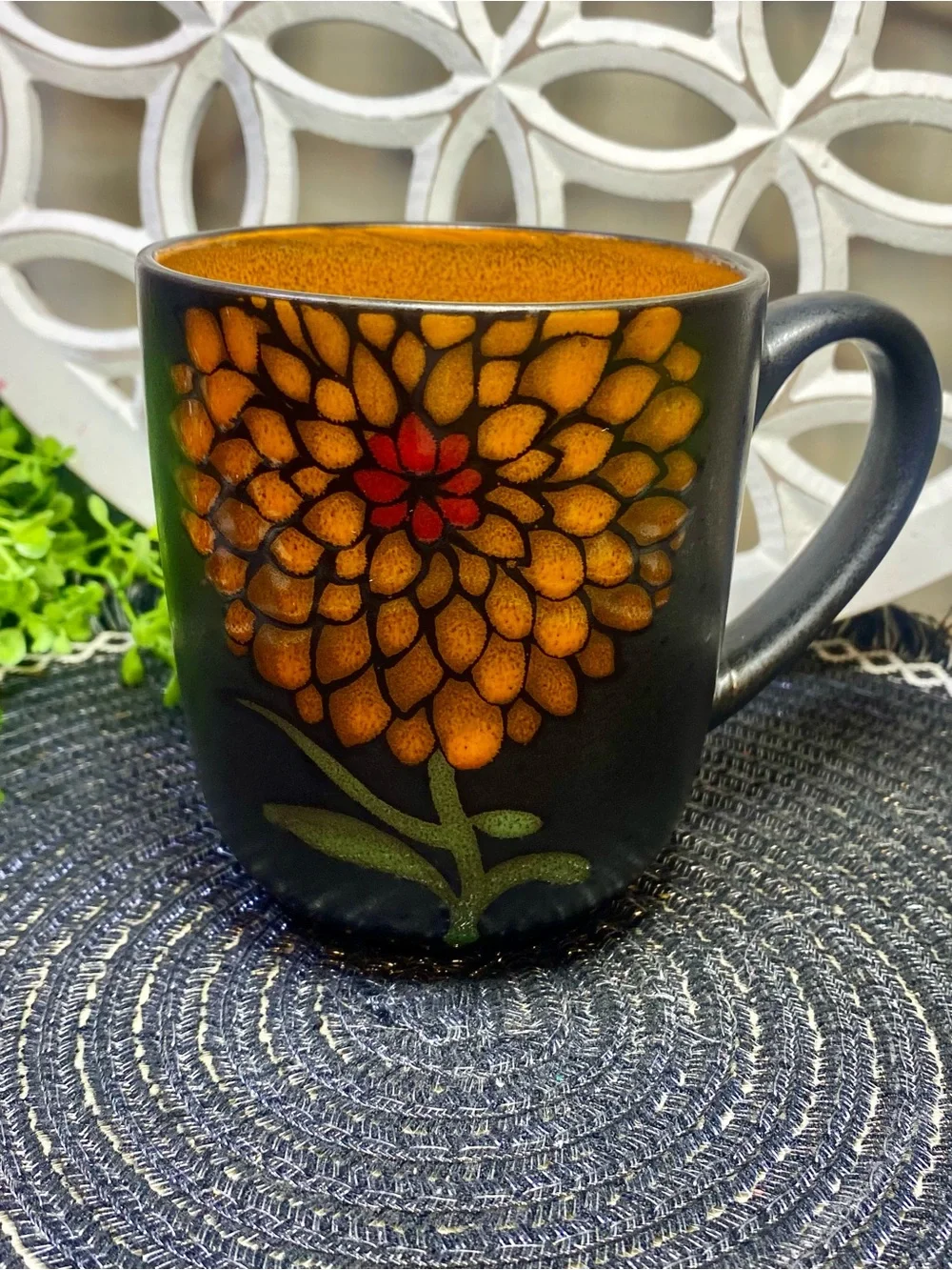 NWOT Bold Orange Flower Black Textured Coffee ‎ 16 oz Mug Gibson Home